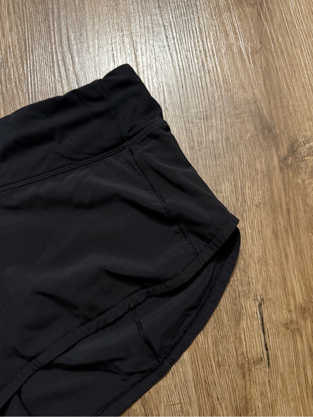 Lululemon Speed Up Shorts - Picture 3 of 7